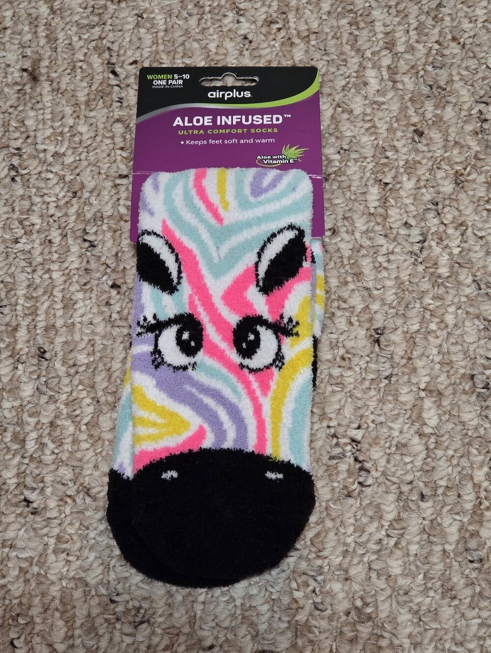 airplus Aloe Infused Women's Fuzzy Socks - Multicolor Unicorn Face